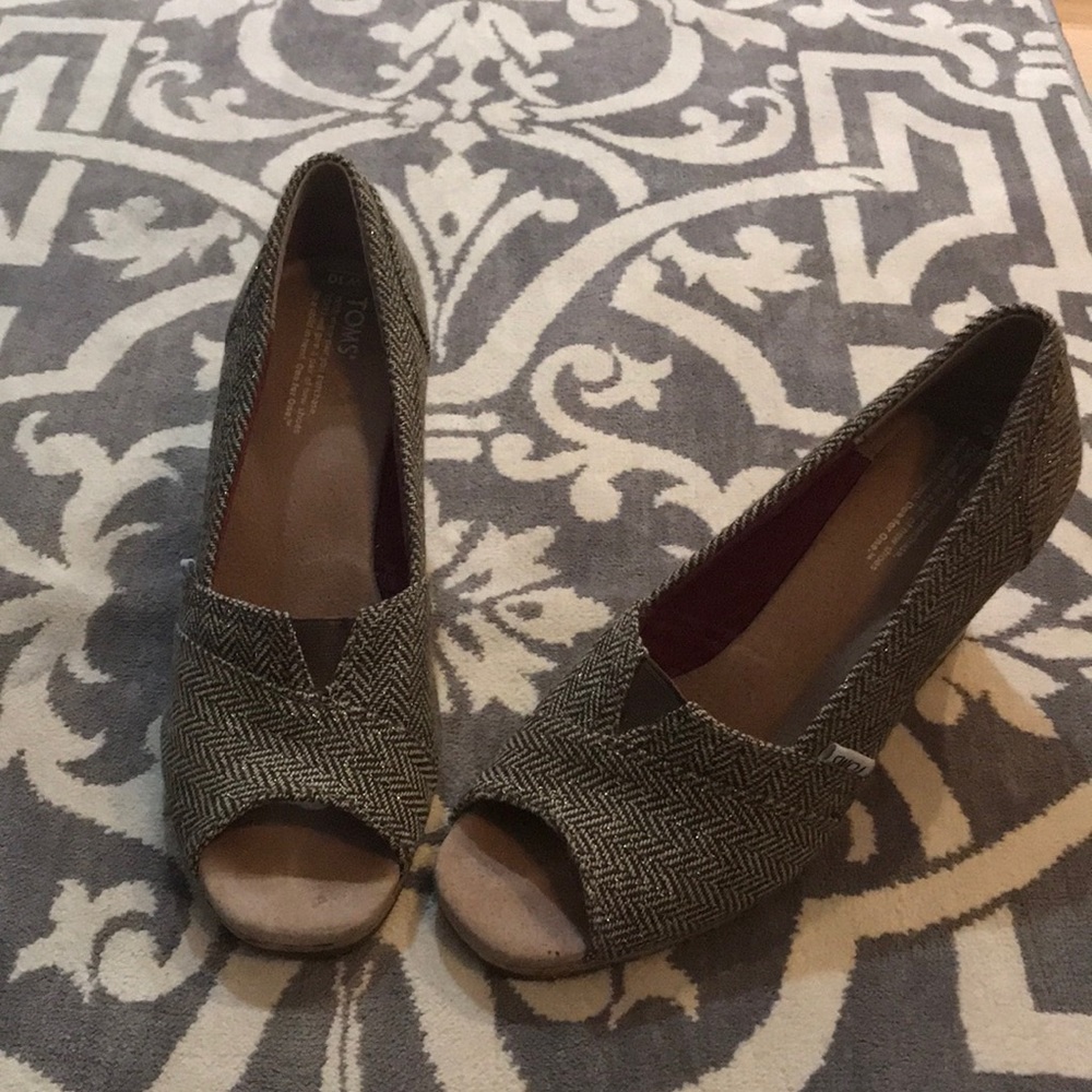 Toms Tan/Brown/Gold Open Toe Wedge Heel